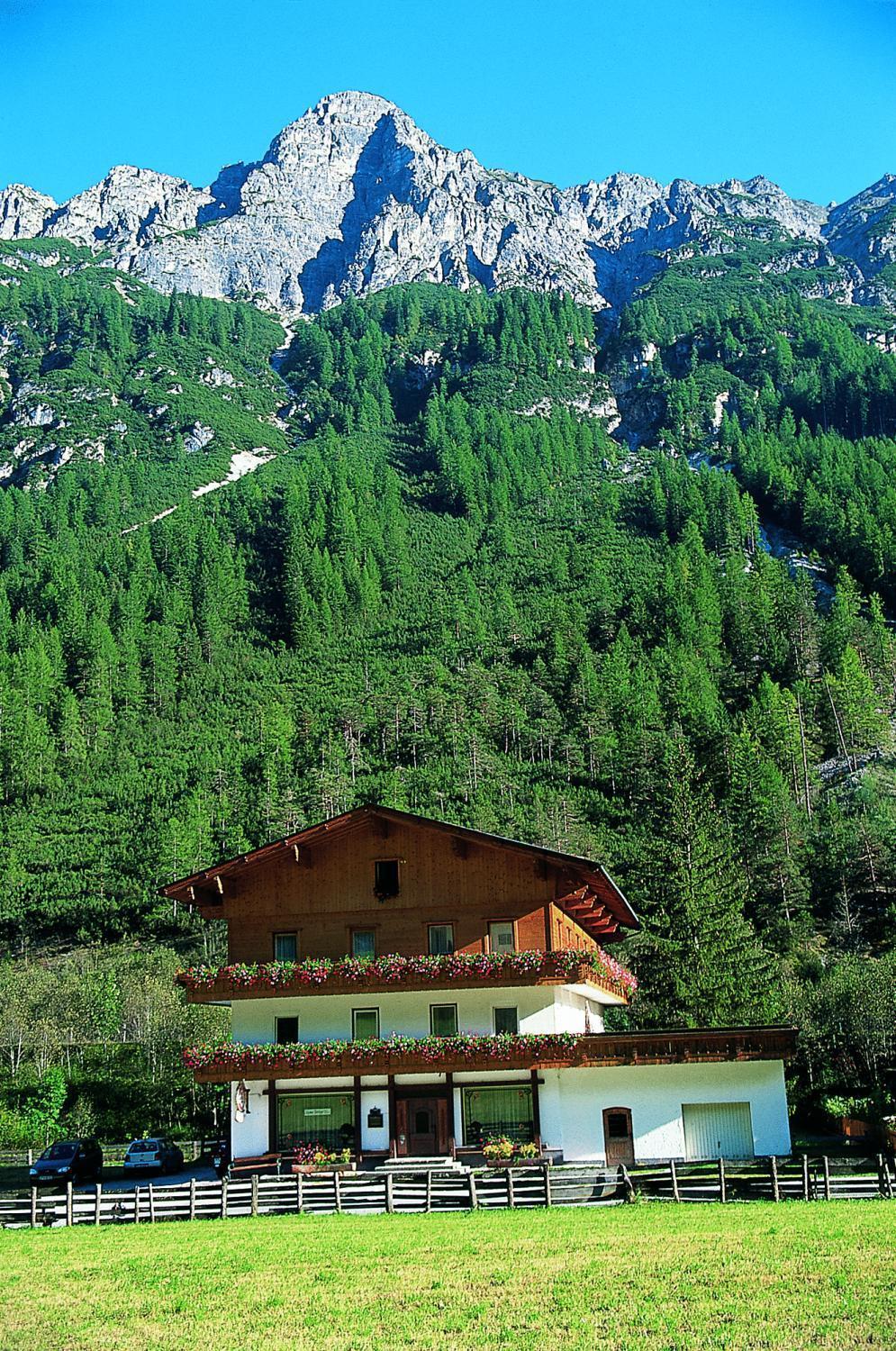Pension Nina & Gasthof Alpenrose Gschnitz Exterior photo