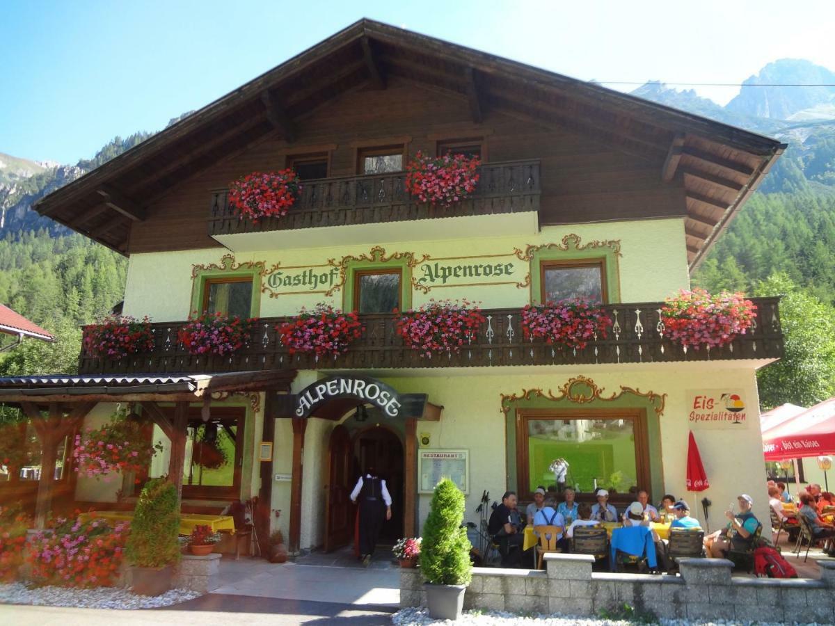 Pension Nina & Gasthof Alpenrose Gschnitz Exterior photo