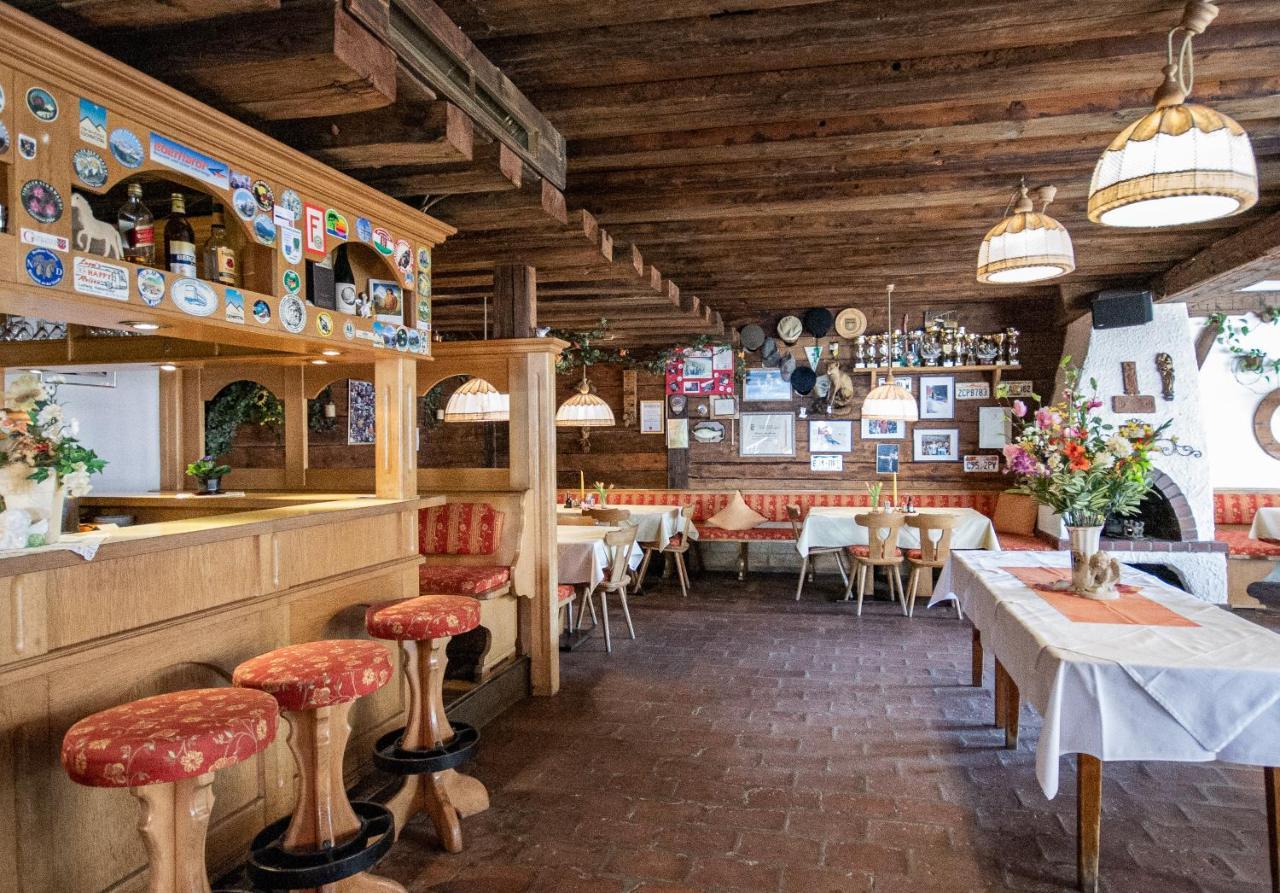 Pension Nina & Gasthof Alpenrose Gschnitz Exterior photo