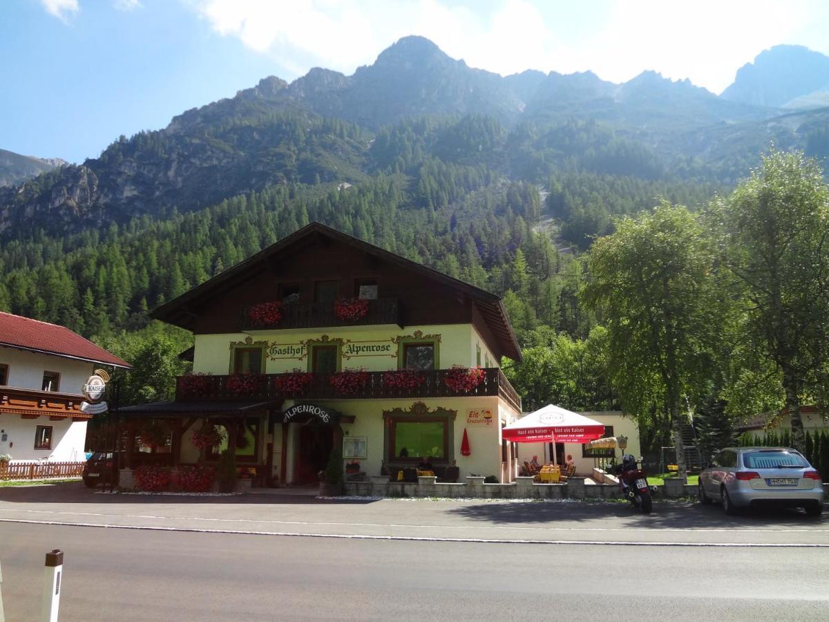 Pension Nina & Gasthof Alpenrose Gschnitz Exterior photo